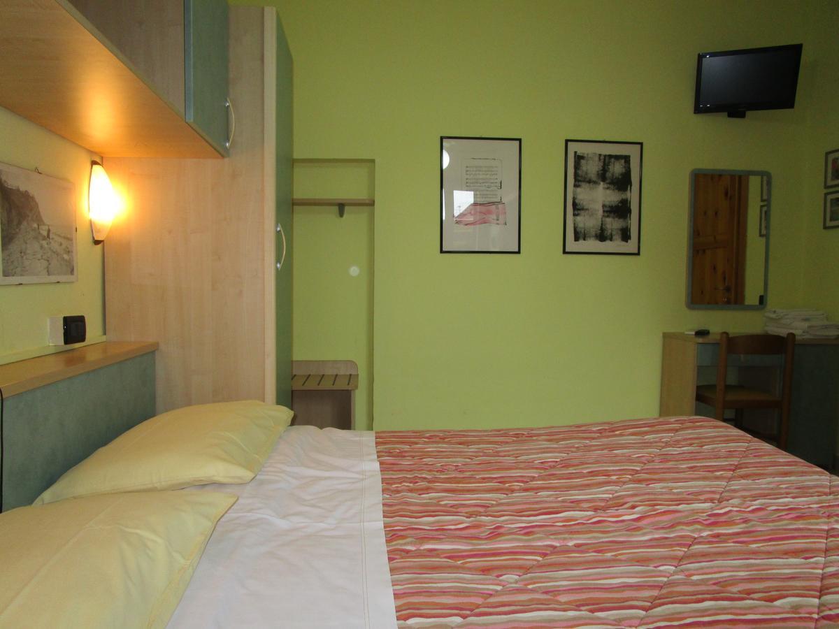 Albergo Primavera 세니갈리아 외부 사진